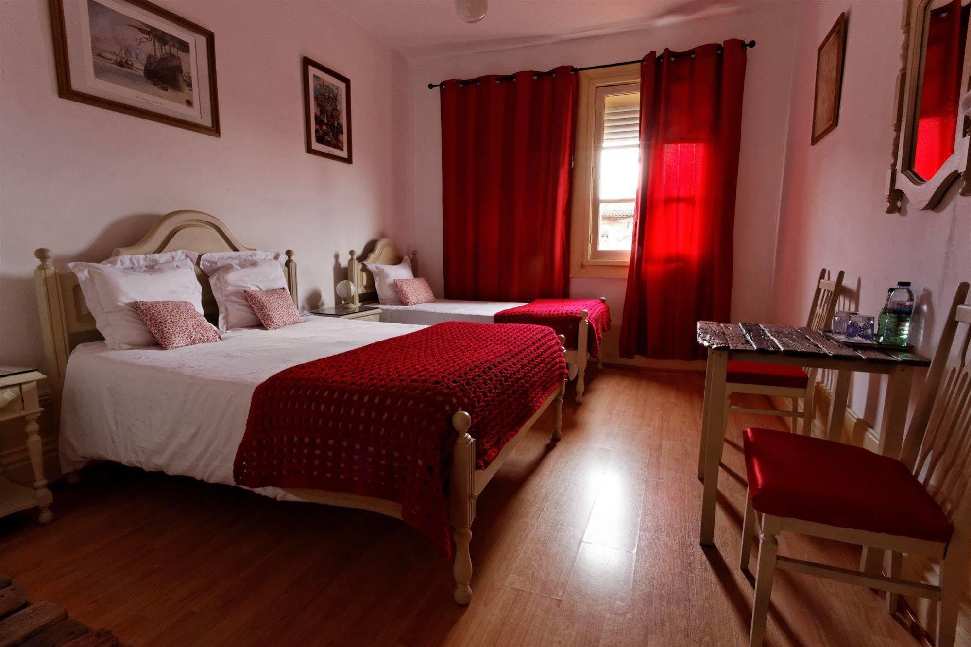 Alvares Cabral Guesthouse Porto Luaran gambar