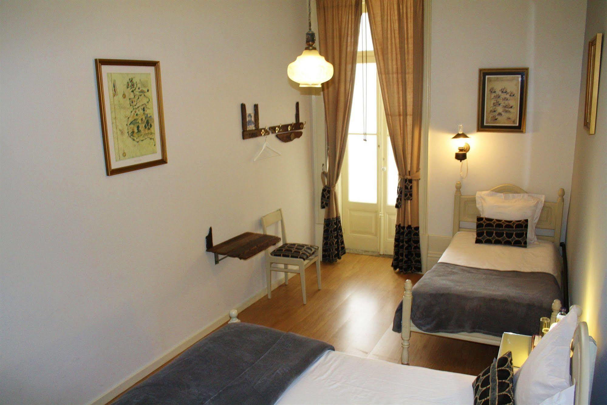 Alvares Cabral Guesthouse Porto Luaran gambar