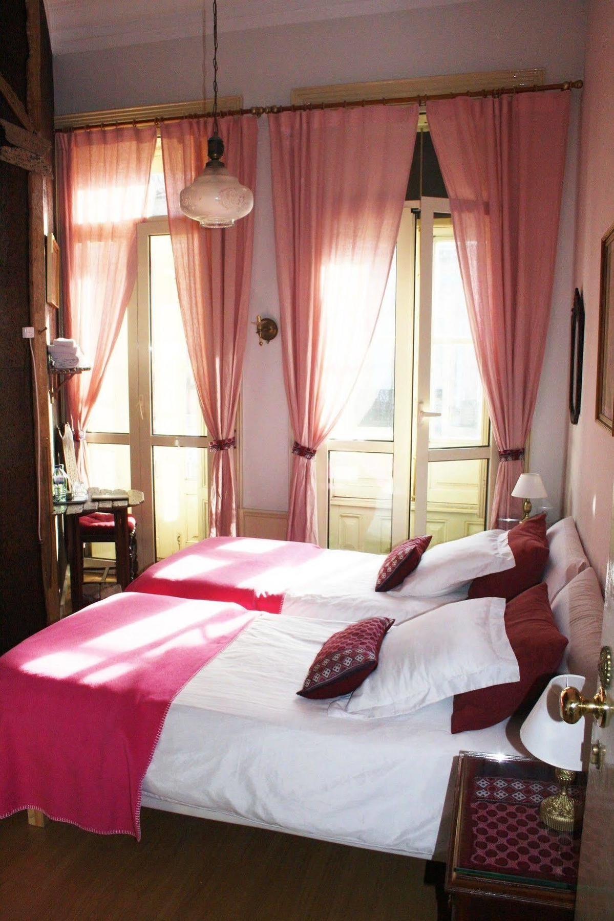 Alvares Cabral Guesthouse Porto Luaran gambar