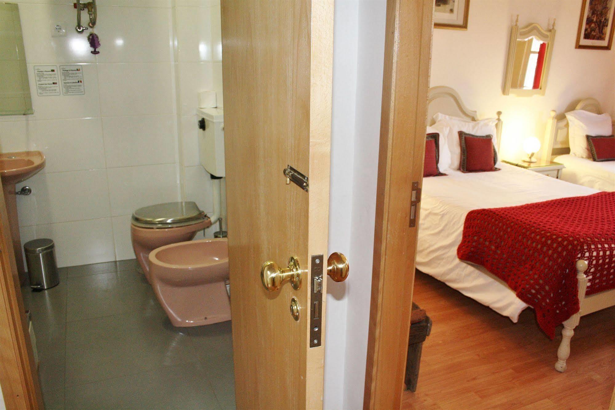 Alvares Cabral Guesthouse Porto Luaran gambar