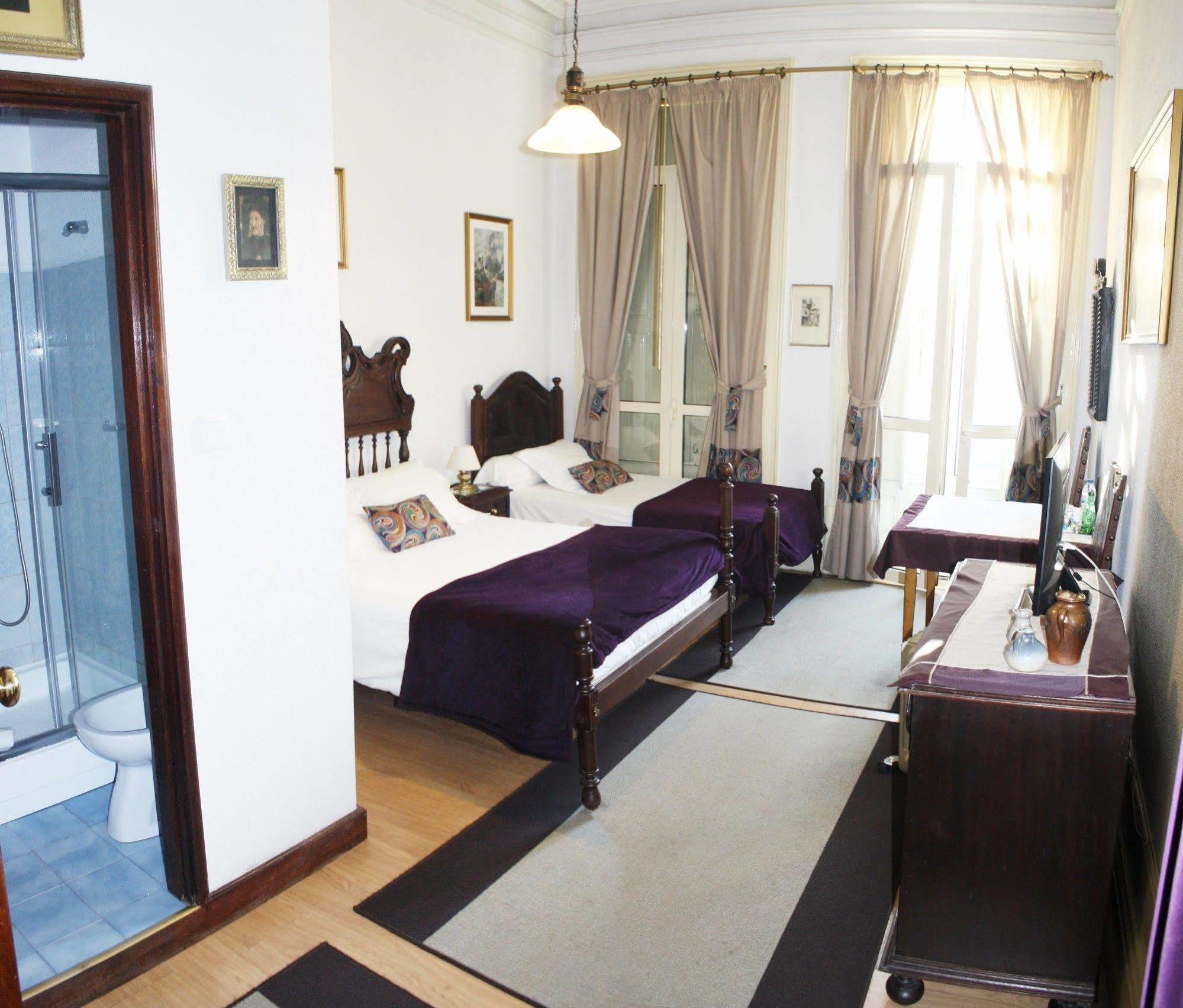 Alvares Cabral Guesthouse Porto Luaran gambar