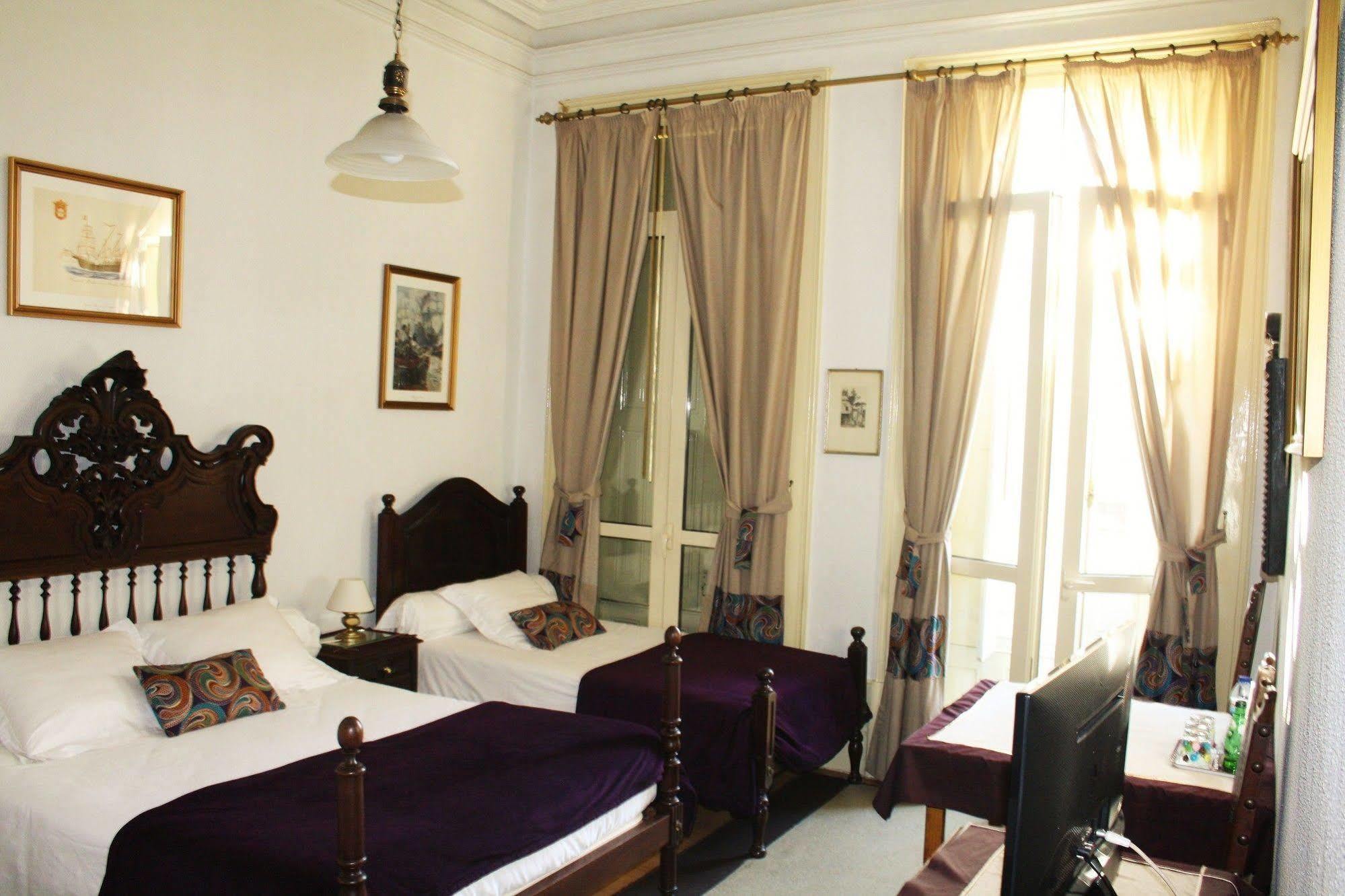 Alvares Cabral Guesthouse Porto Luaran gambar