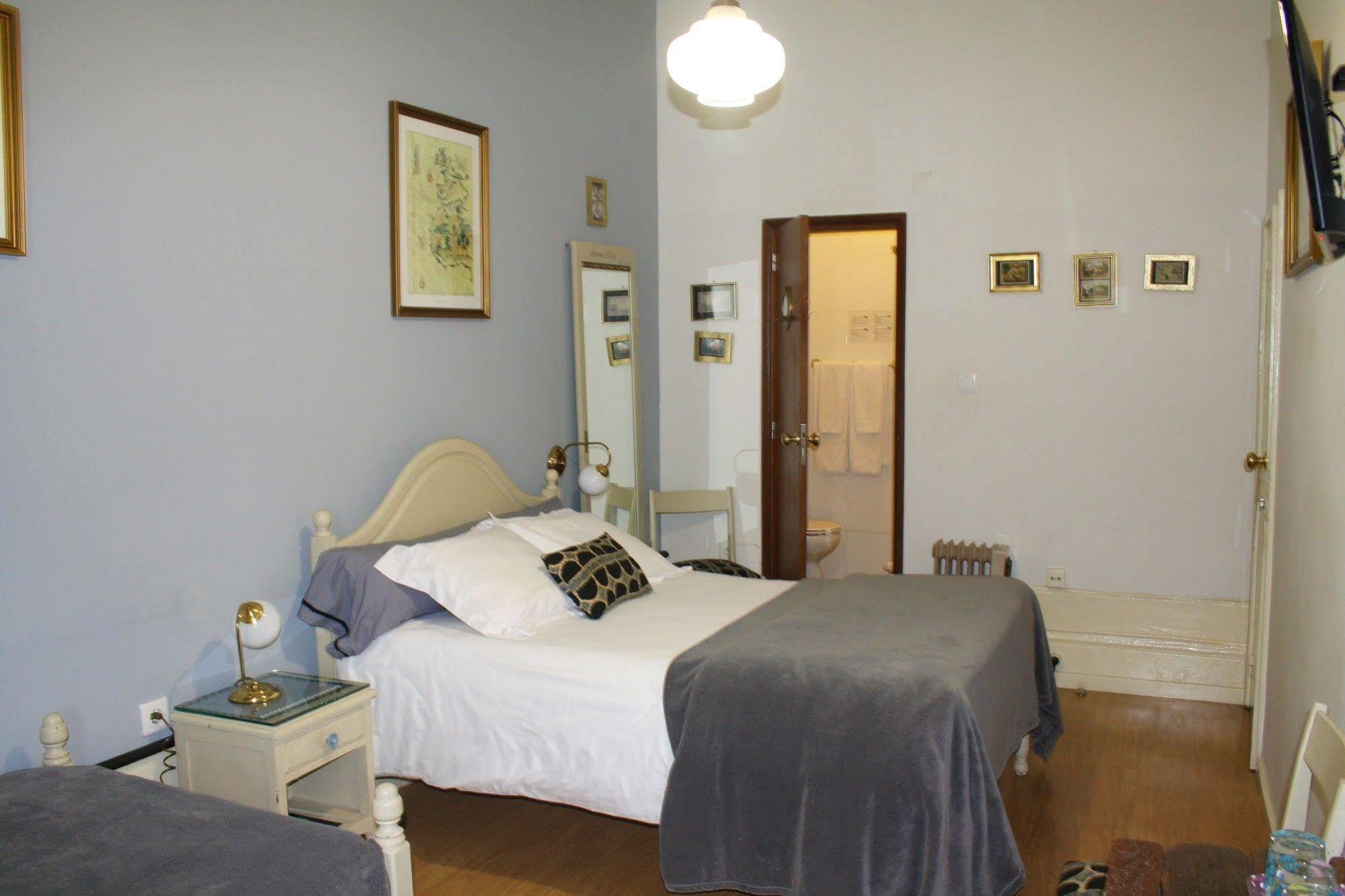 Alvares Cabral Guesthouse Porto Luaran gambar